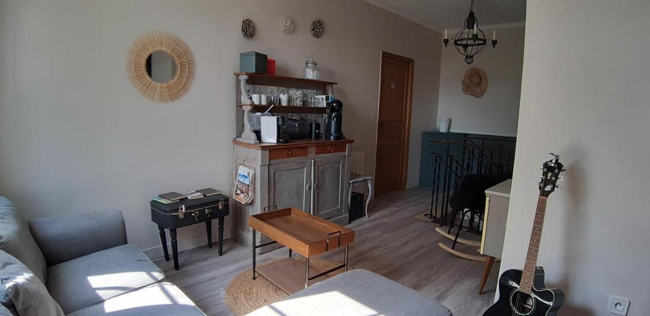 A L'Ombre De La Treille -Proche Saint-Emilion Bed & Breakfast エクステリア 写真