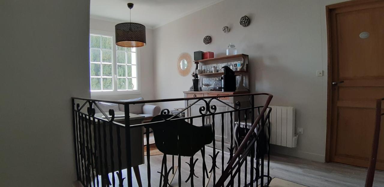 A L'Ombre De La Treille -Proche Saint-Emilion Bed & Breakfast エクステリア 写真