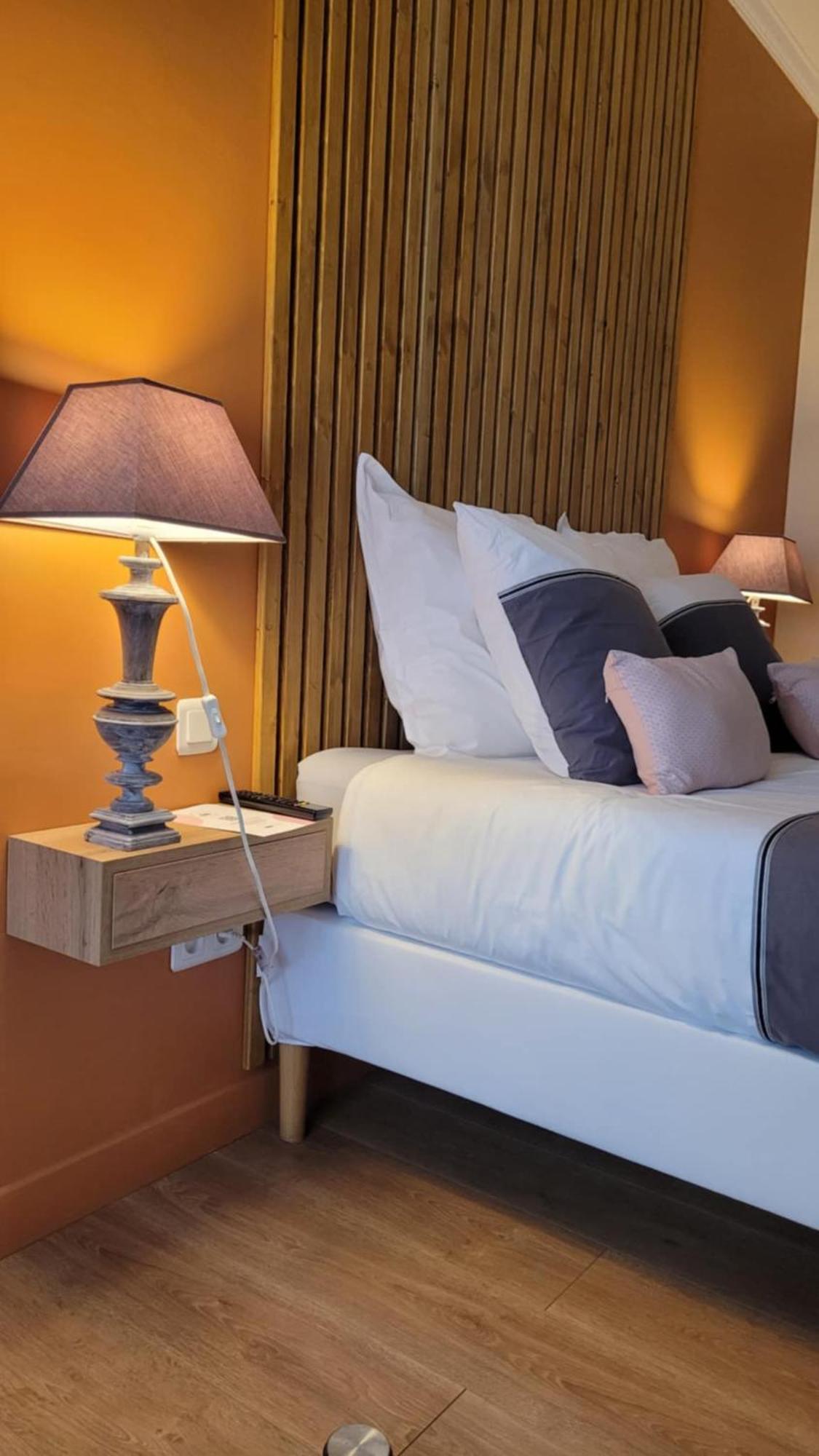 A L'Ombre De La Treille -Proche Saint-Emilion Bed & Breakfast エクステリア 写真